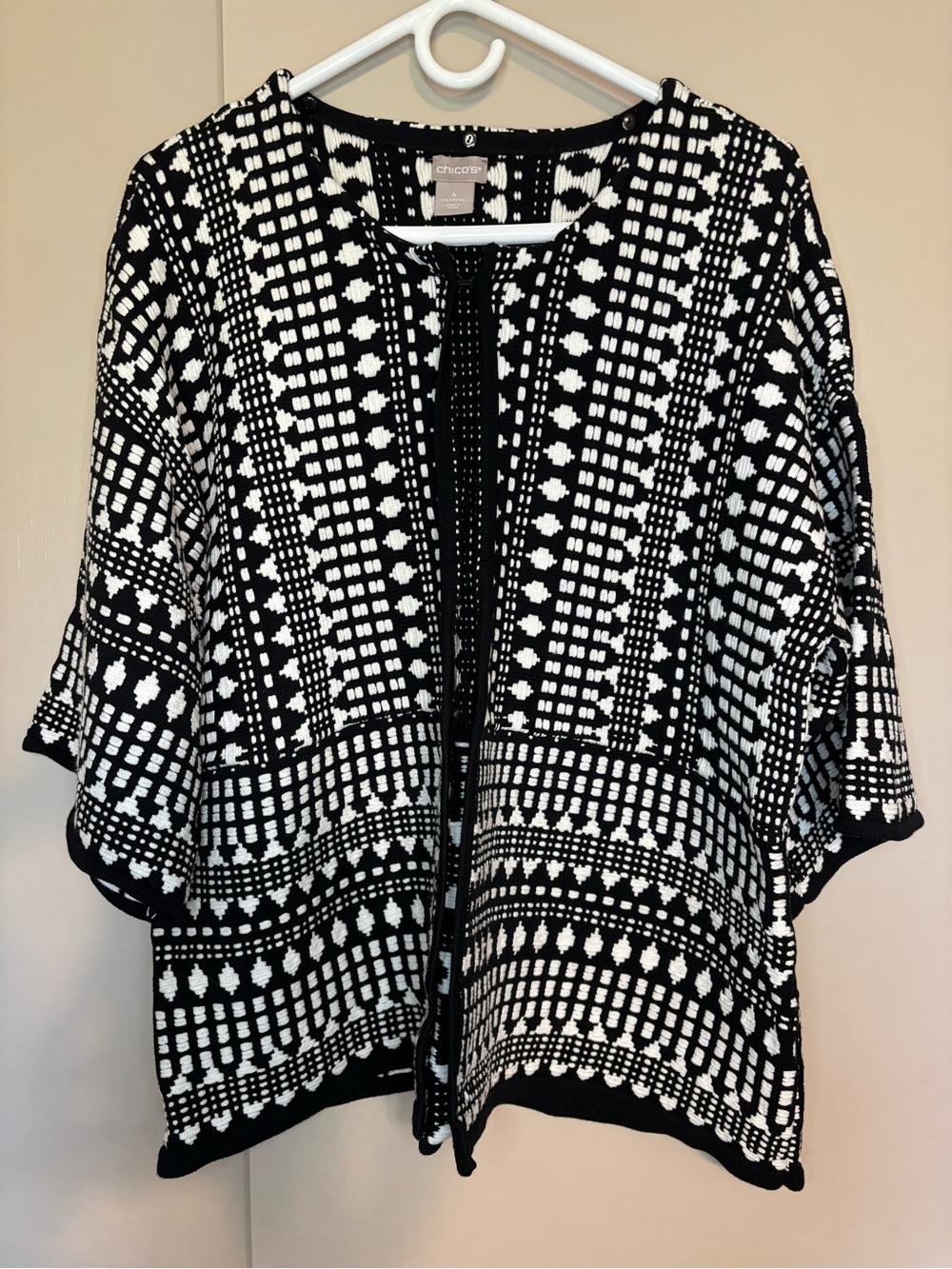 Chico's Black and White Geometric Open-Front Sweater Jacket size 4